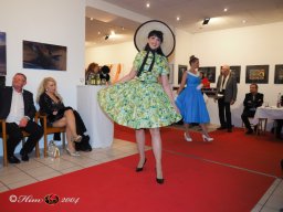 Fashion Show in der Contemplor Galerie Wien am 14. 03. 2024